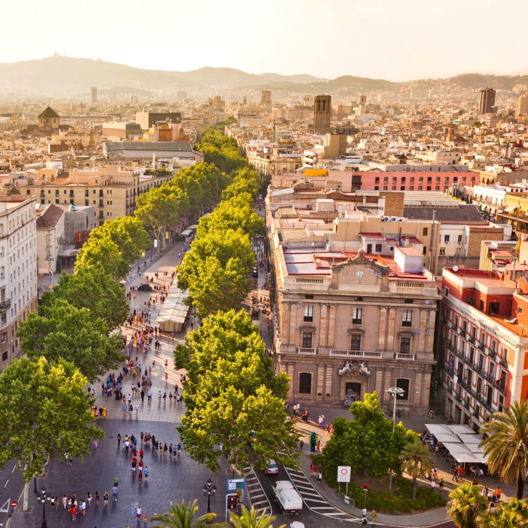 que ver en granada y barcelona