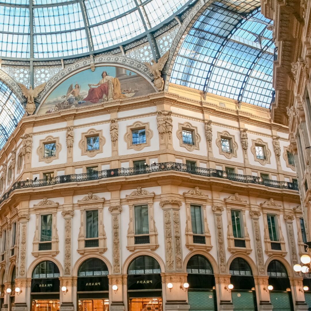 que ver en pompeya y milan